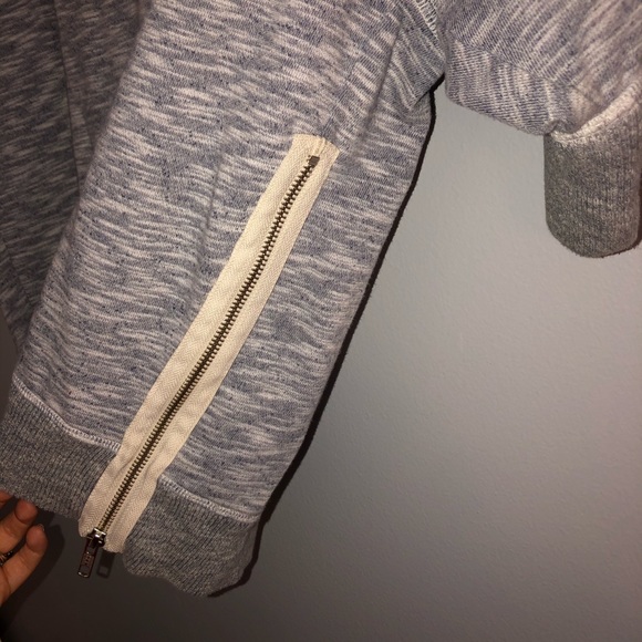 Victoria’a Secret Sweater - Picture 3 of 4